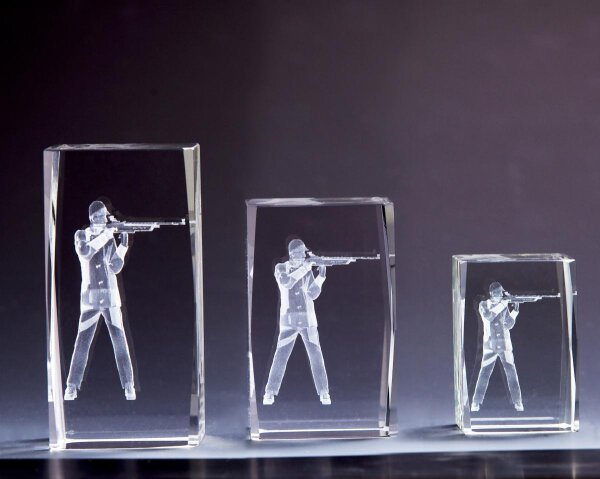 Kristallglas 3D "Gewehrschütze", 3 Größen mit Sockel