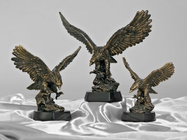 Sieger-Ständer Adler-Greiffflug, Resin, 3 Größen
