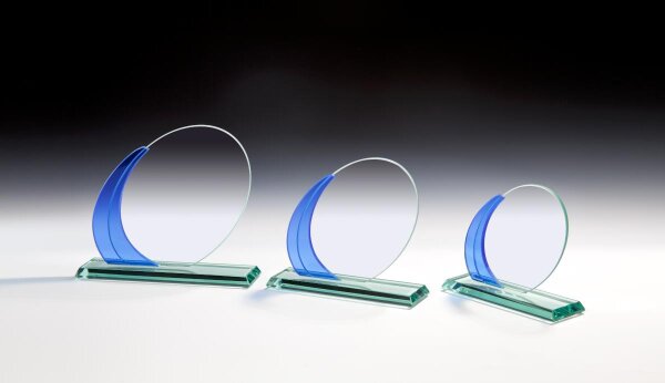 Glas-Award, oval, blaue Verziehrung, 3 verschiedene Gr&ouml;&szlig;en