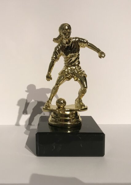 Damen - Fu&szlig;ballfigur  goldfarbig, 11 cm